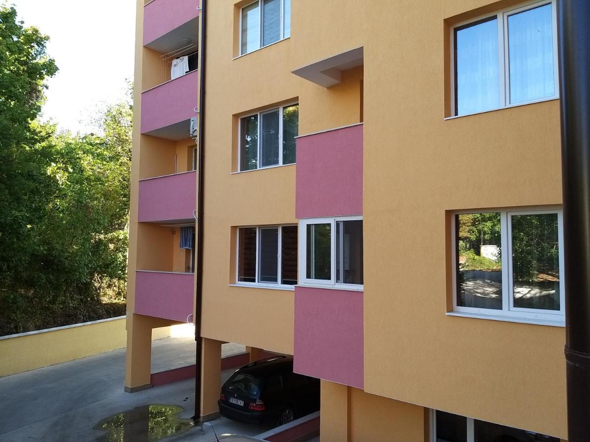 Апартамент Трапезица Скай Veliko Tarnovo Buitenkant foto